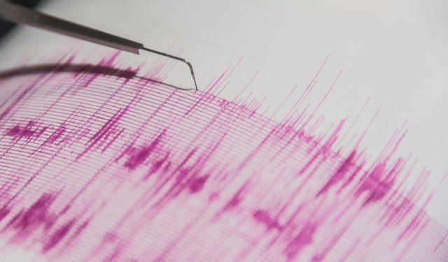 Ege Denizi'nde deprem fırtınası: 571 sarsıntı kaydedildi