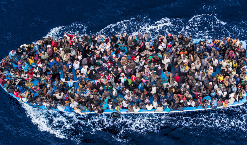 Tunus'ta 108 düzensiz göçmen denizden kurtarıldı