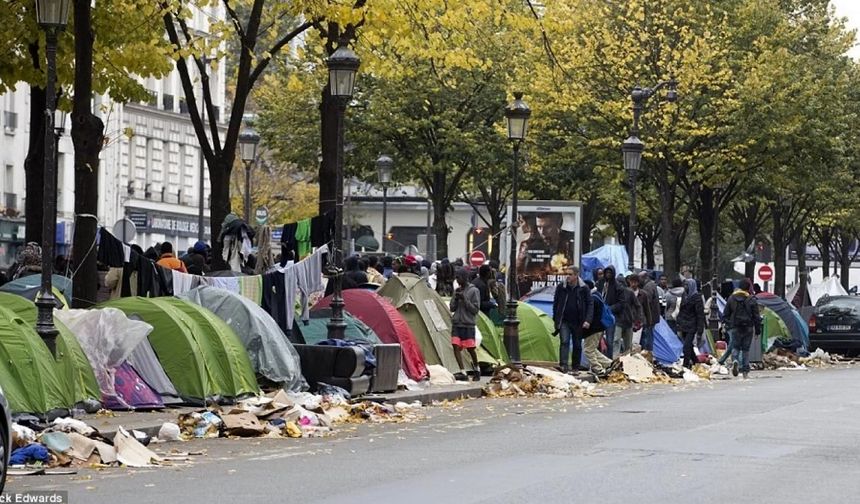 Fransa'da evsizlerin sayısı 10 yılda yüzde 130 arttı