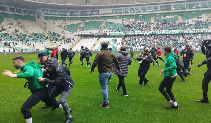 Bursaspor-Amedspor maçı öncesi futbolcular birbirine girdi