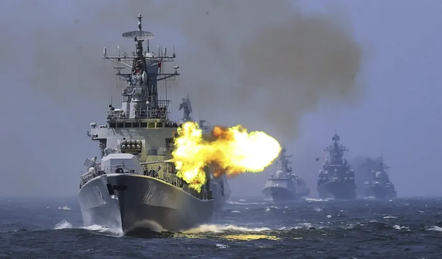 Rus savaş gemileri, Karadeniz'de tatbikat gerçekleştirdi