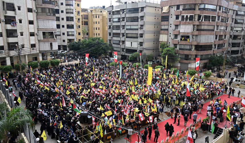 Lübnan'da Cuma namazı sonrası Gazze yürüyüşü düzenlendi