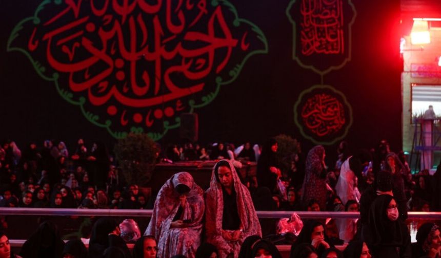 İran'da Muharrem ayı merasimleri