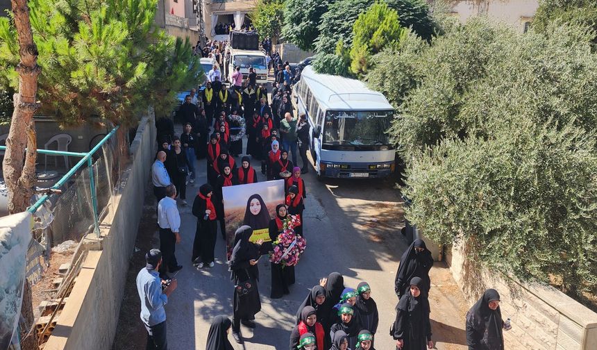 Lübnan'da Siyonist İsrail'in siber saldırısında şehit olan çocuk için cenaze töreni düzenlendi