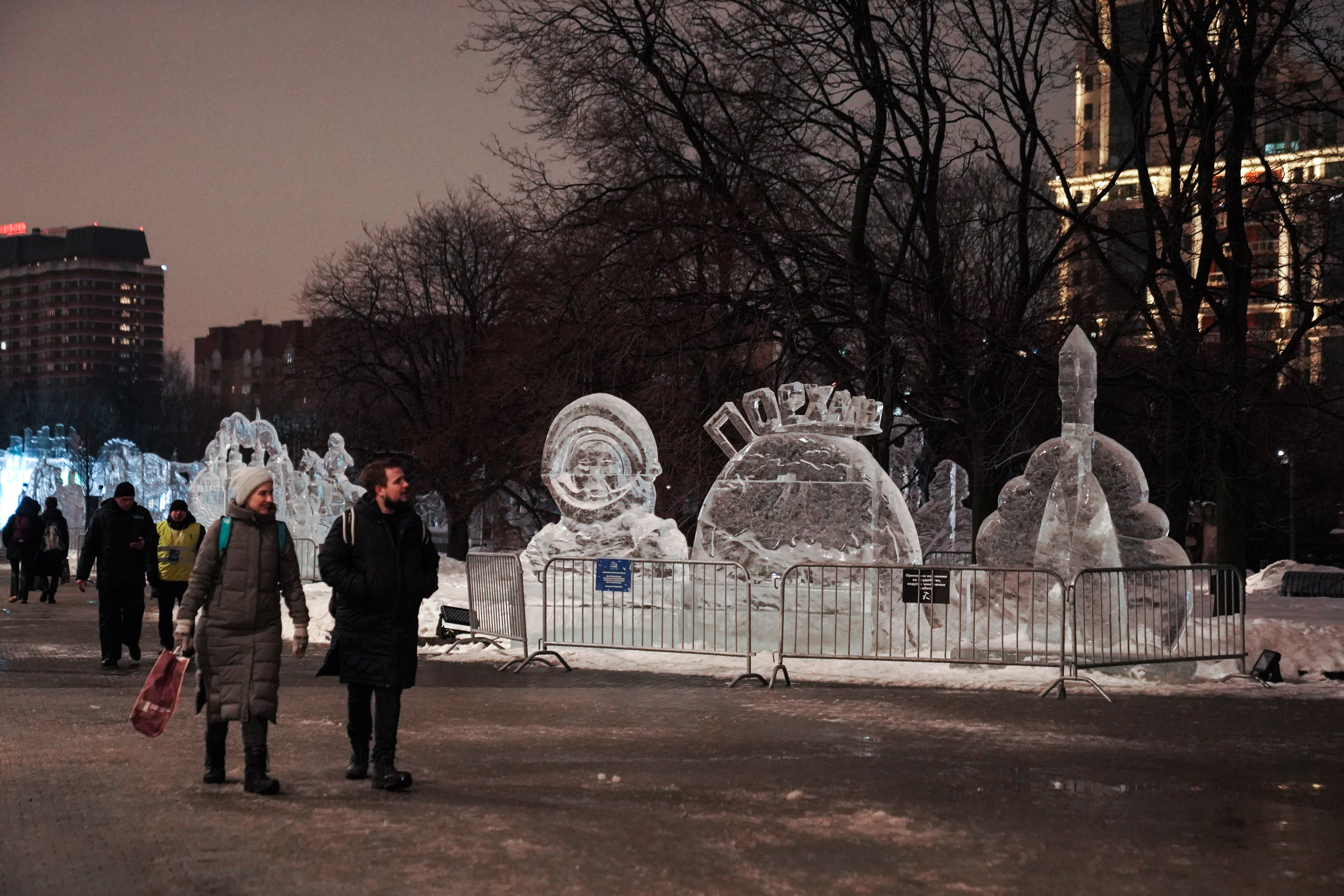 Rusya’nın başkenti Moskova'da Gorky Parkı'nda "Kar ve Buz" festivali sanat severlere kapılarını açtı.