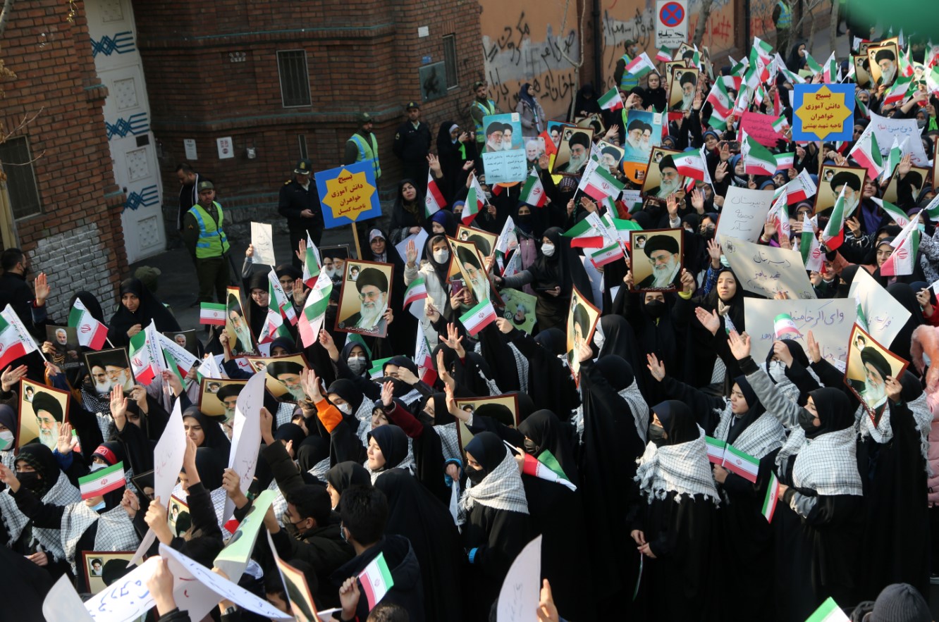 İran liseli gençler protesto 3