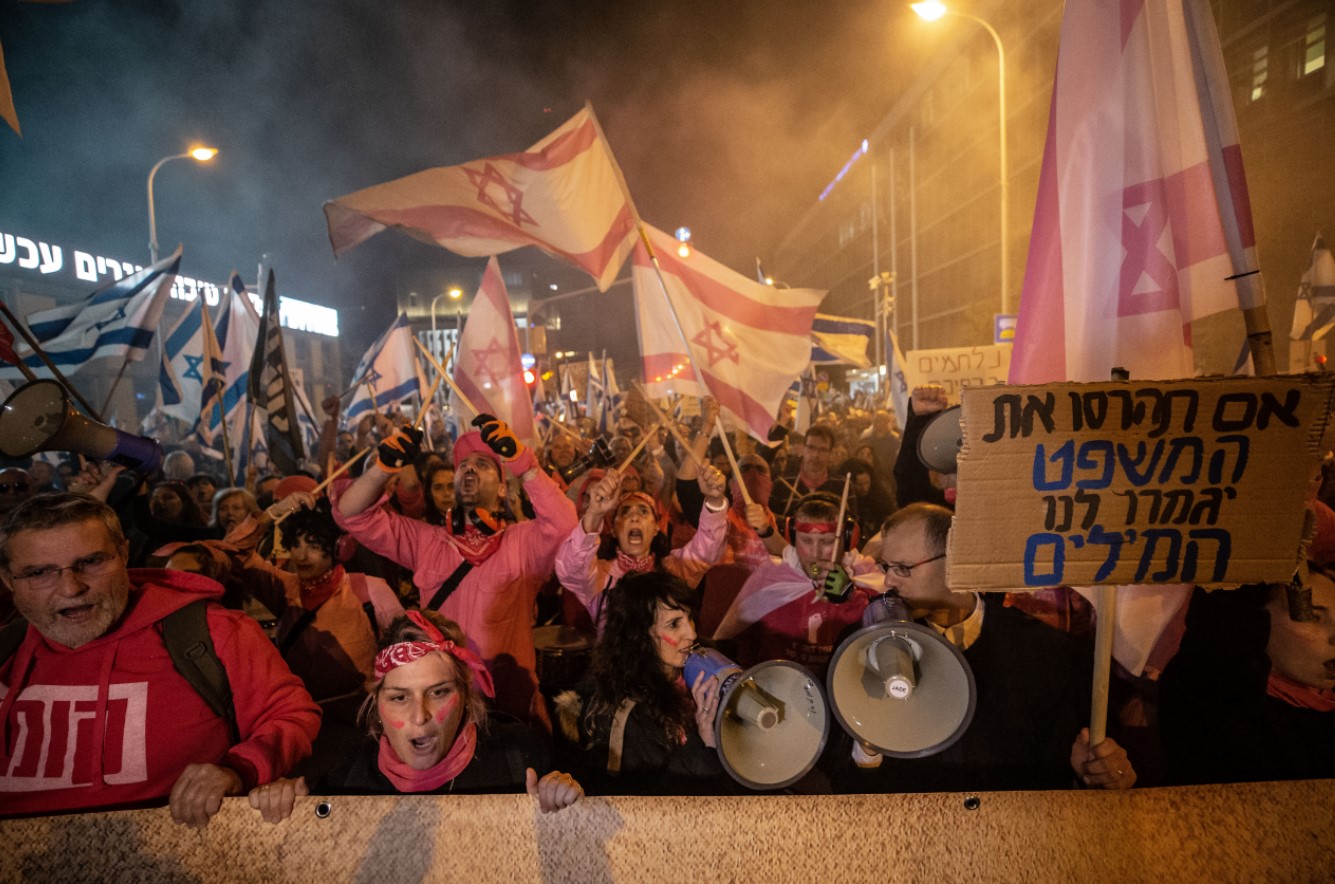 Siyonist göstericilerden "pembe protesto"