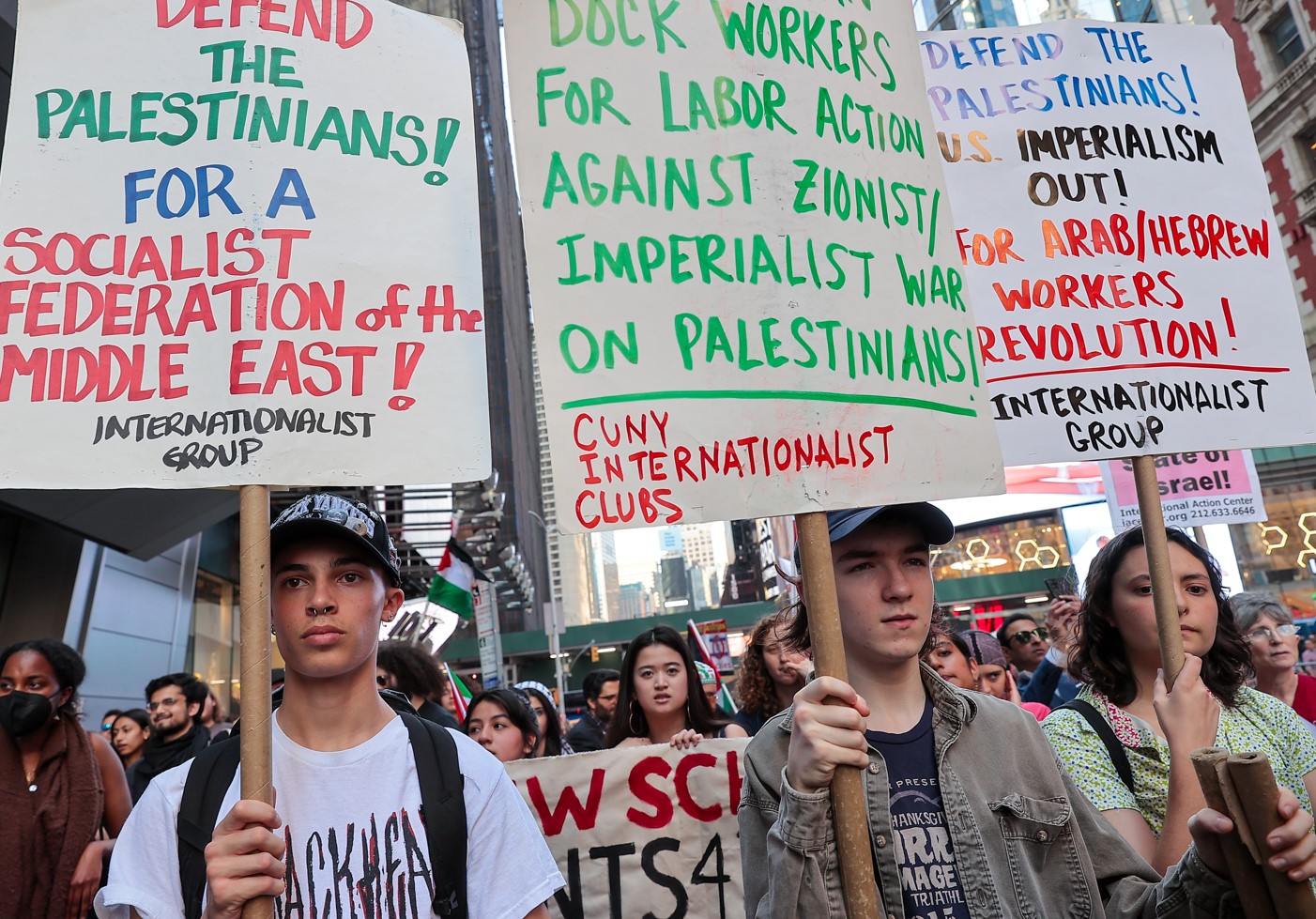 ABD'nin New York kentindeki Times Meydanı’nda, bir araya gelen göstericiler, "Dünya Kudüs Günü" dolayısıyla yürüyüş düzenlendi.
