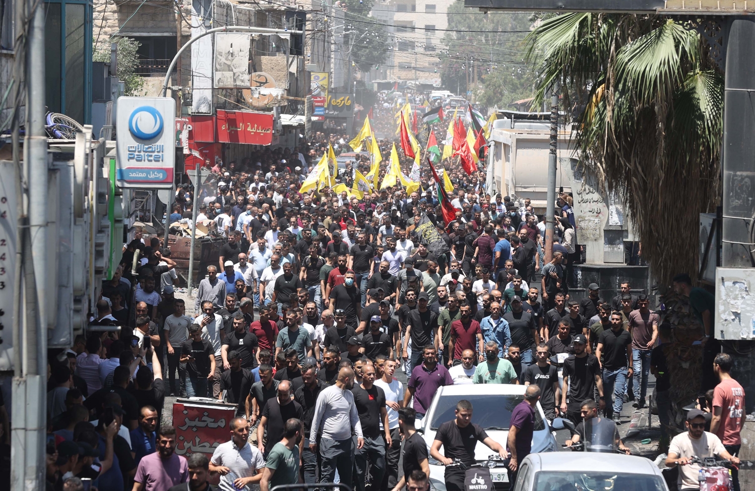 İşgal rejiminin Cenin'de katlettiği 10 Filistinli, son yolculuğuna uğurlandı