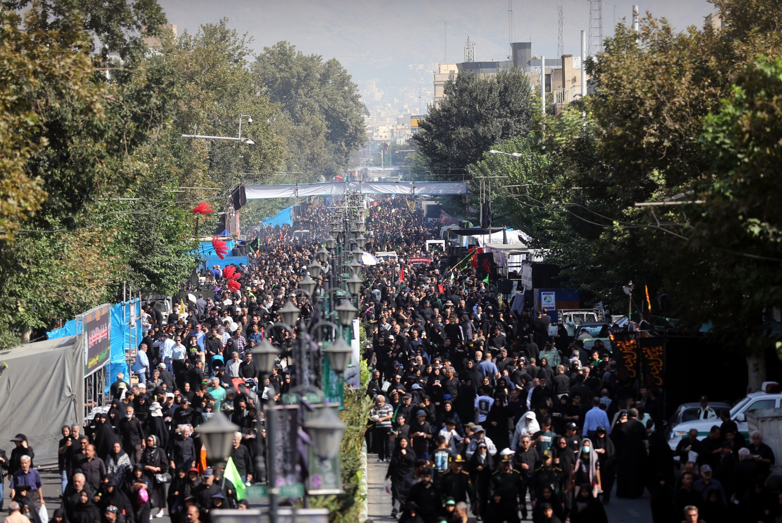 Tahran'da Erbain yürüyüşü