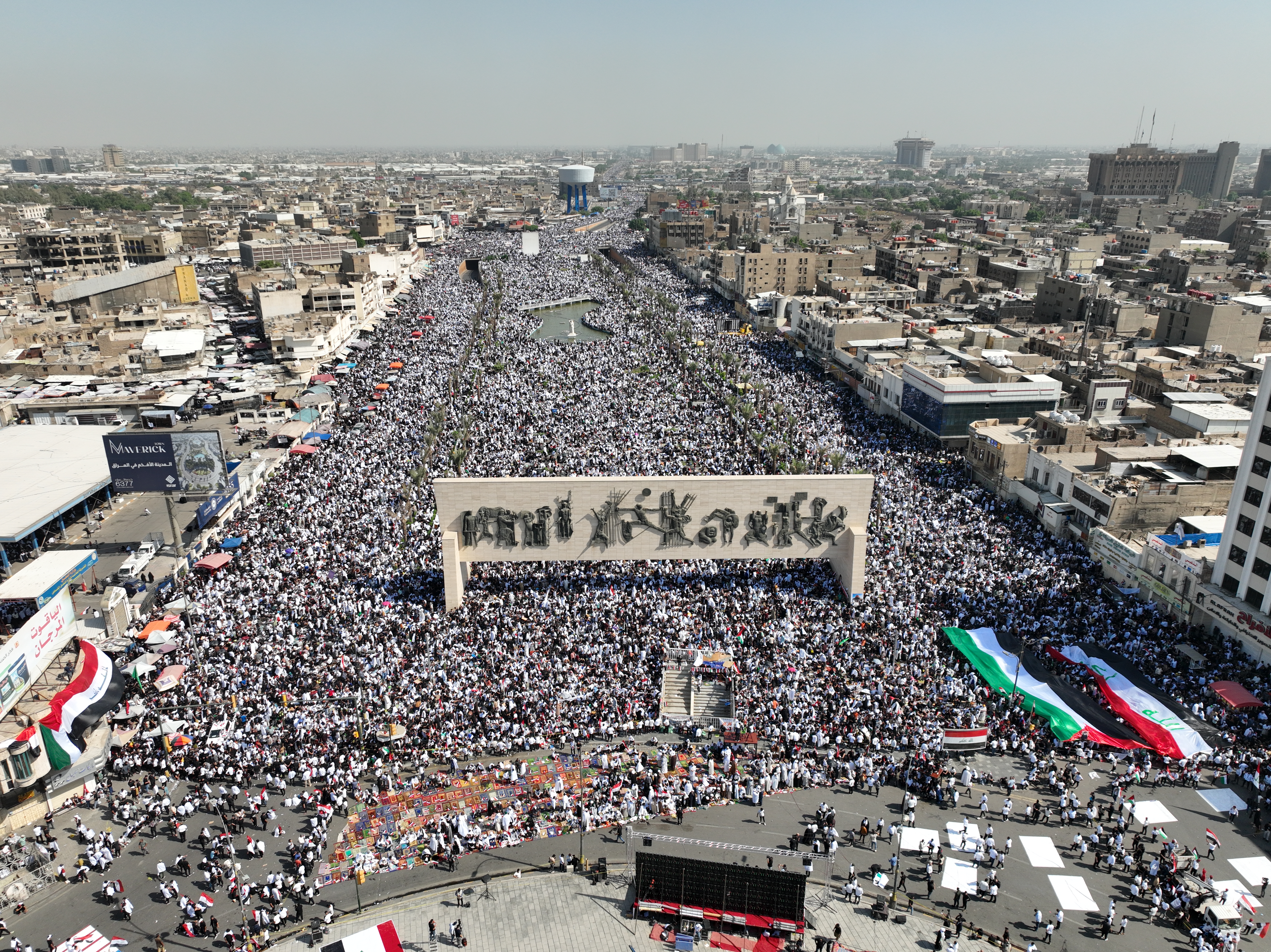 Irak'da binlerce kişi Filistin için sokaklara döküldü