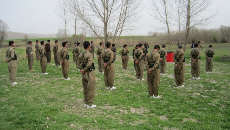 kurdish-komala-peshmerga-115690313-lhdn